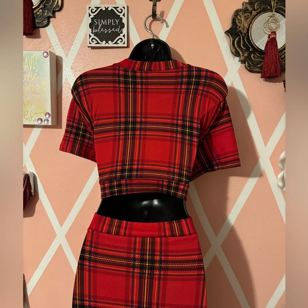 It’s Plaid Body con Dress - Picture 3 of 8